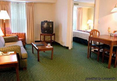 Gatehouse Suites East Lansing Pokoj fotografie